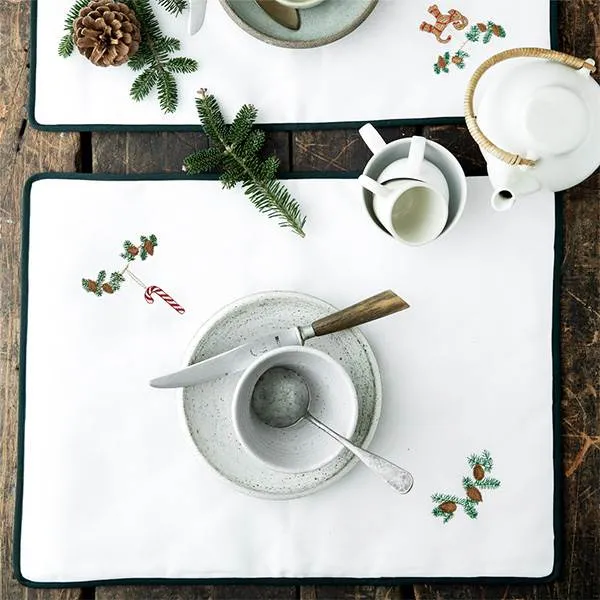 Langkilde & Søn - Christmas placemat with candy cane - 38 x 50 cm.